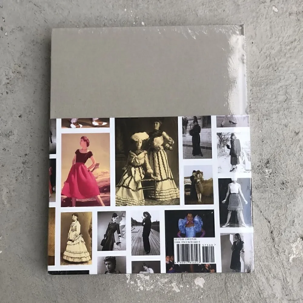 Fashion  a  timeline in  photographs